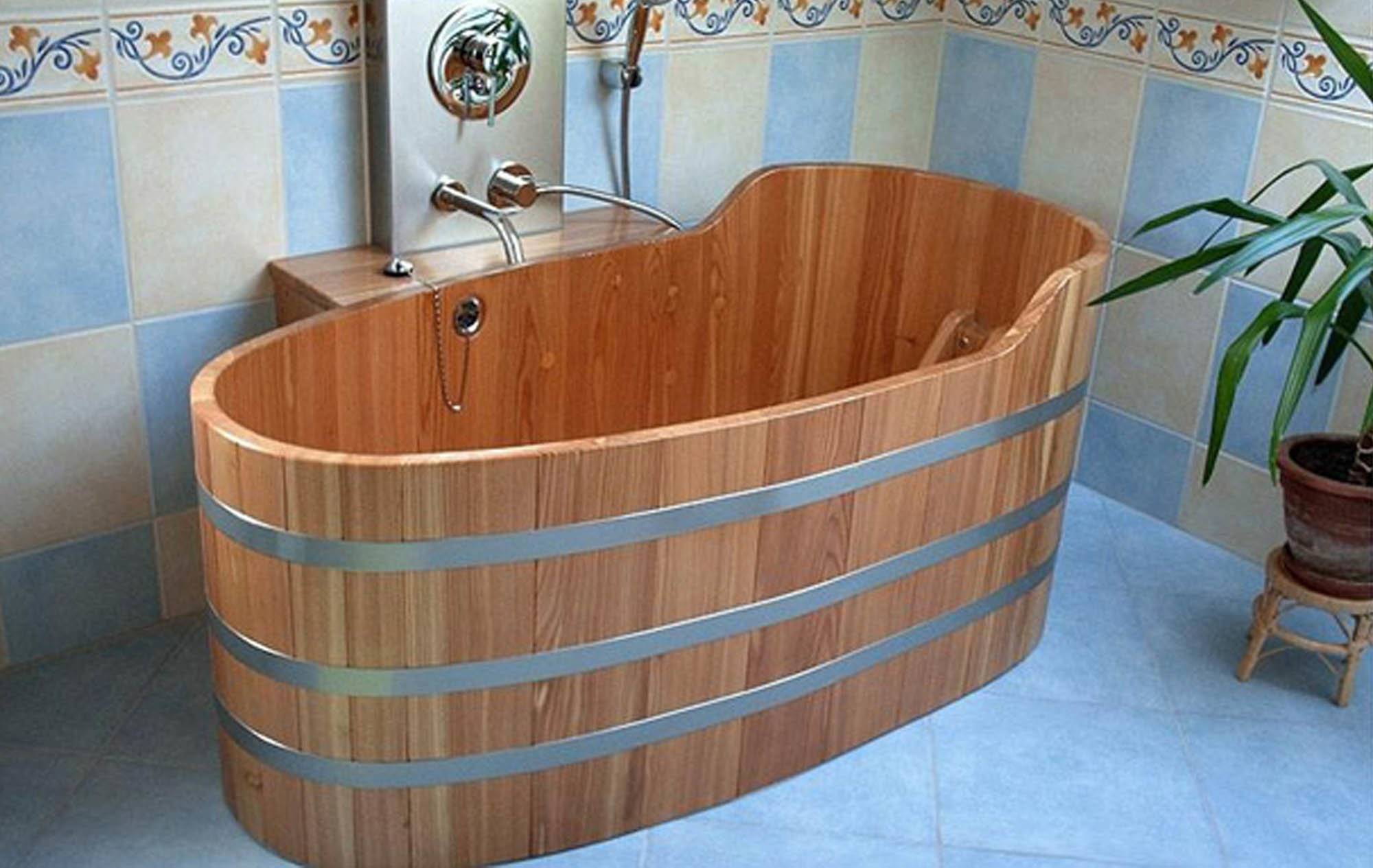 Деревянная ванна в интерьере: быть или не быть?