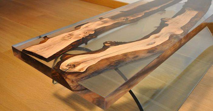 Интересный проект стола со среза дерева и эпоксидки