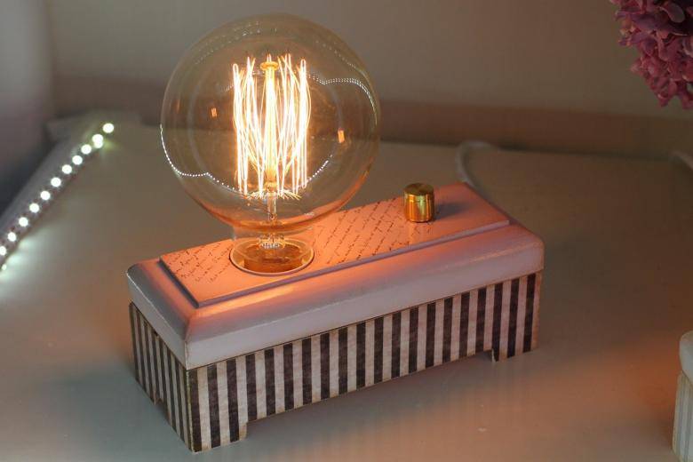LED-светильник (ночник) из дерева