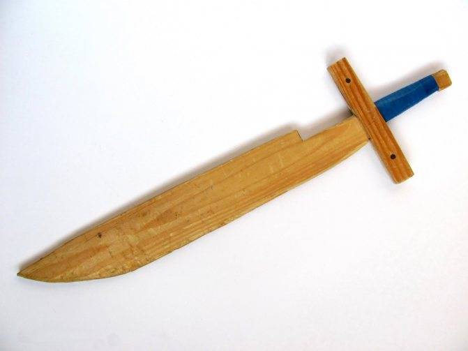Как сделать деревянный меч за 15 минут своими руками