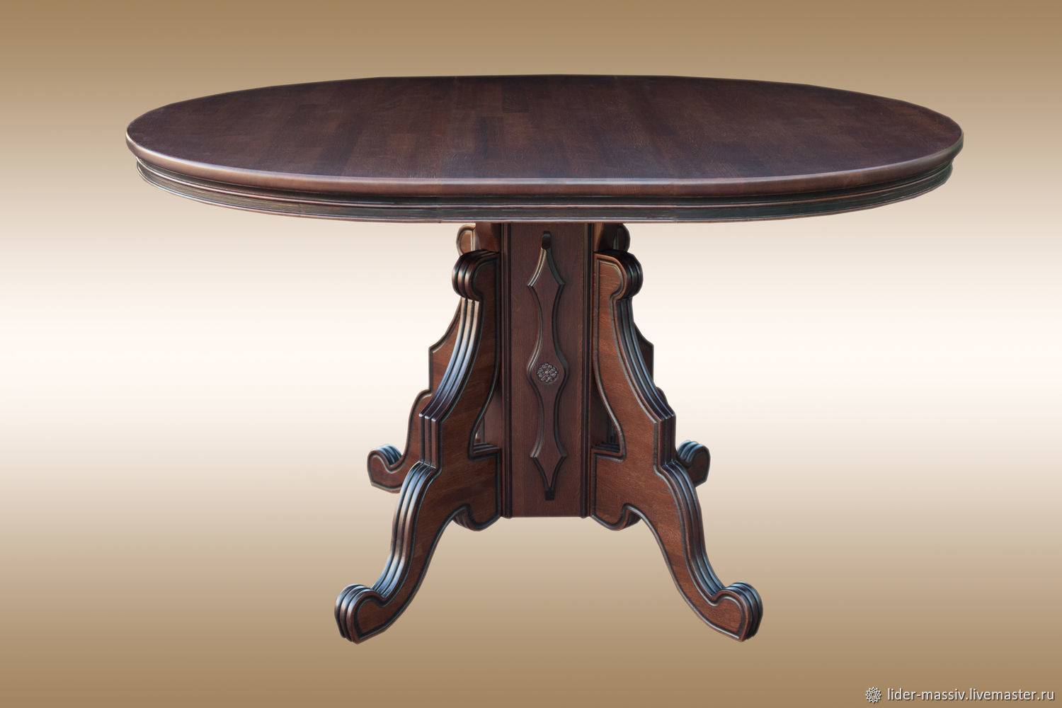 Круглый обеденный деревянный стол в современном интерьере