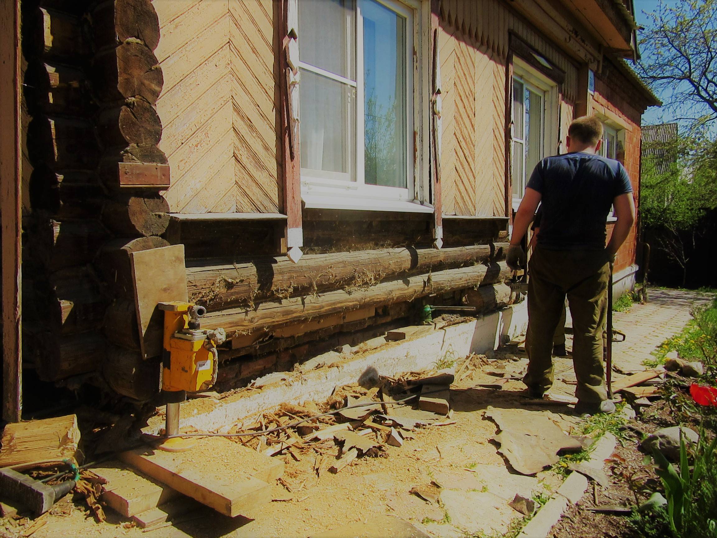 Ремонт старого фундамента деревянного дома своими руками: видео замены