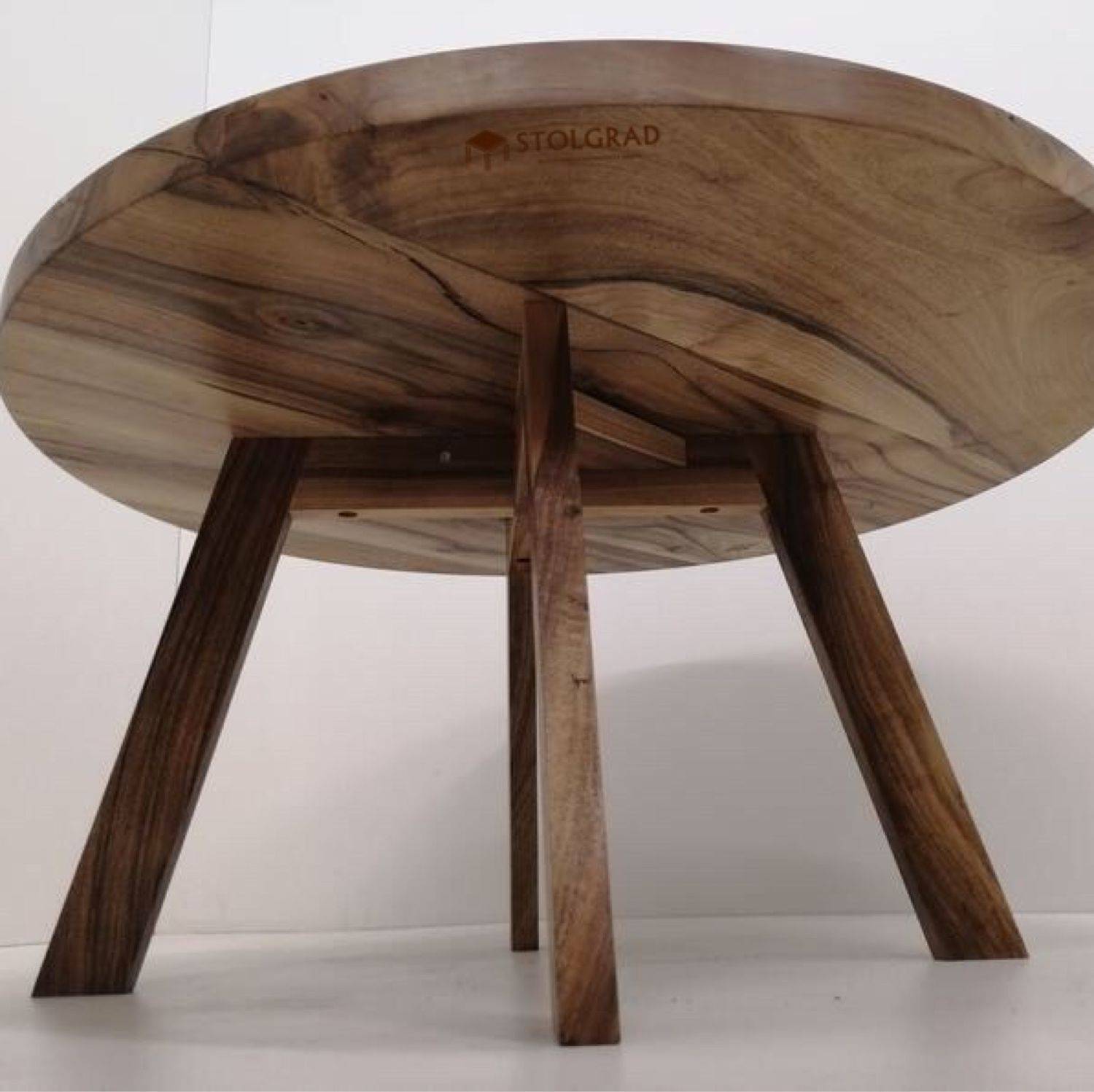 Журнальный стол из натурального дерева — виды и особенности моделей