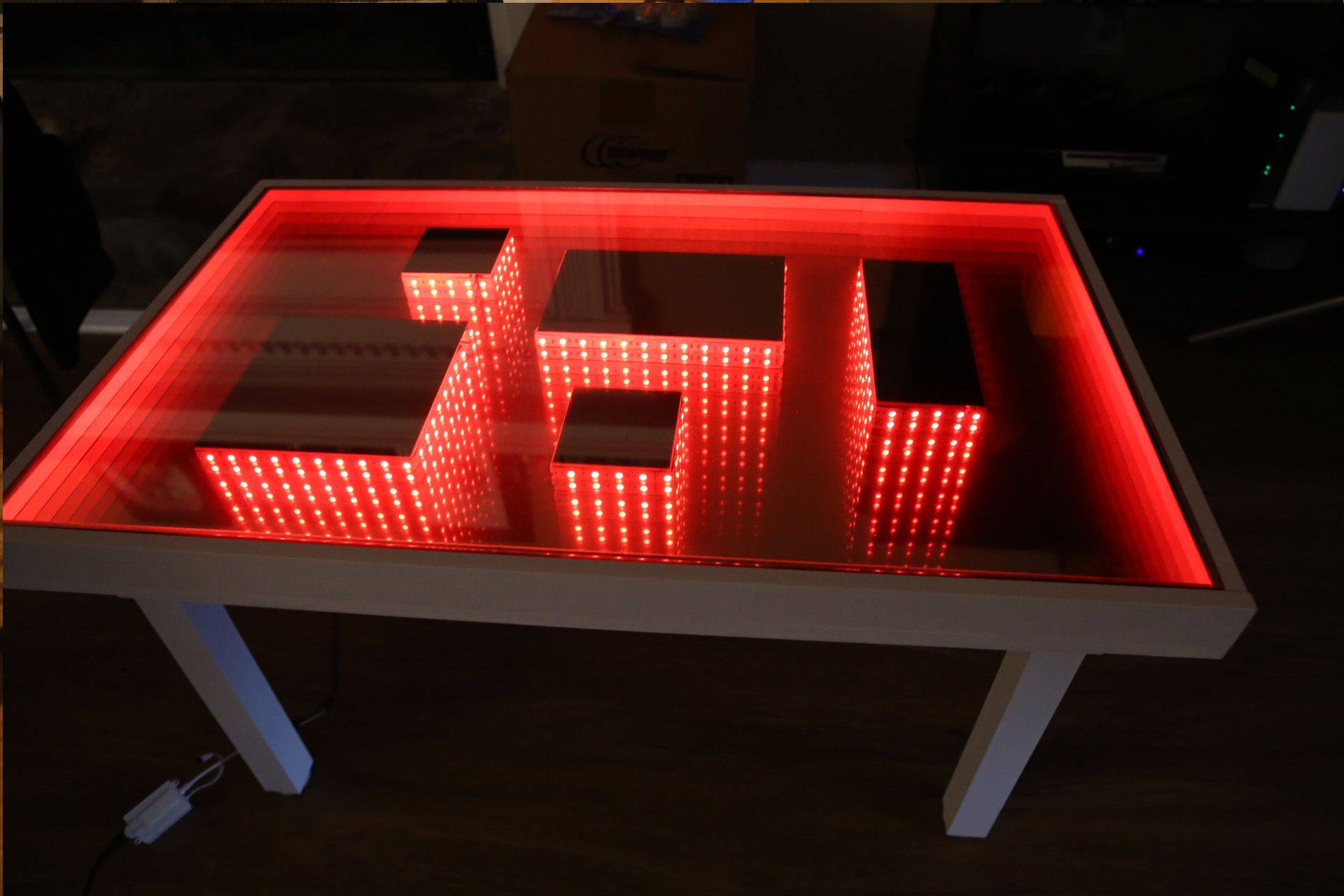 Секреты конструкции стола с эффектом бесконечности, виды подсветки