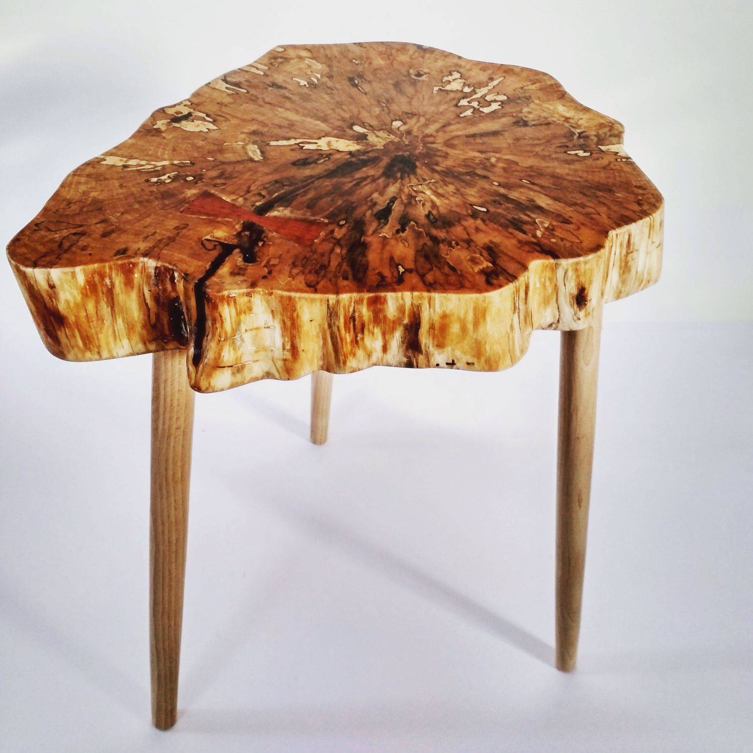 Журнальный стол из натурального дерева — виды и особенности моделей