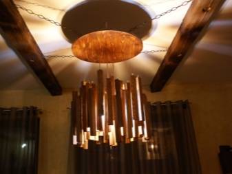 Деревянный светильник в форме лампы
