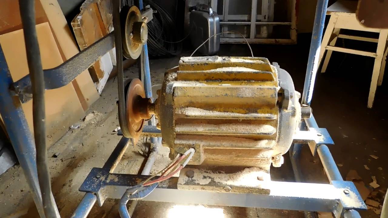 Простой токарный станок по дереву из мотора от стиралки