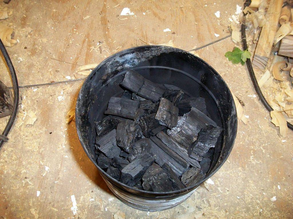 Как делают уголь для шашлыка: как бизнес и в домашних условиях своими руками