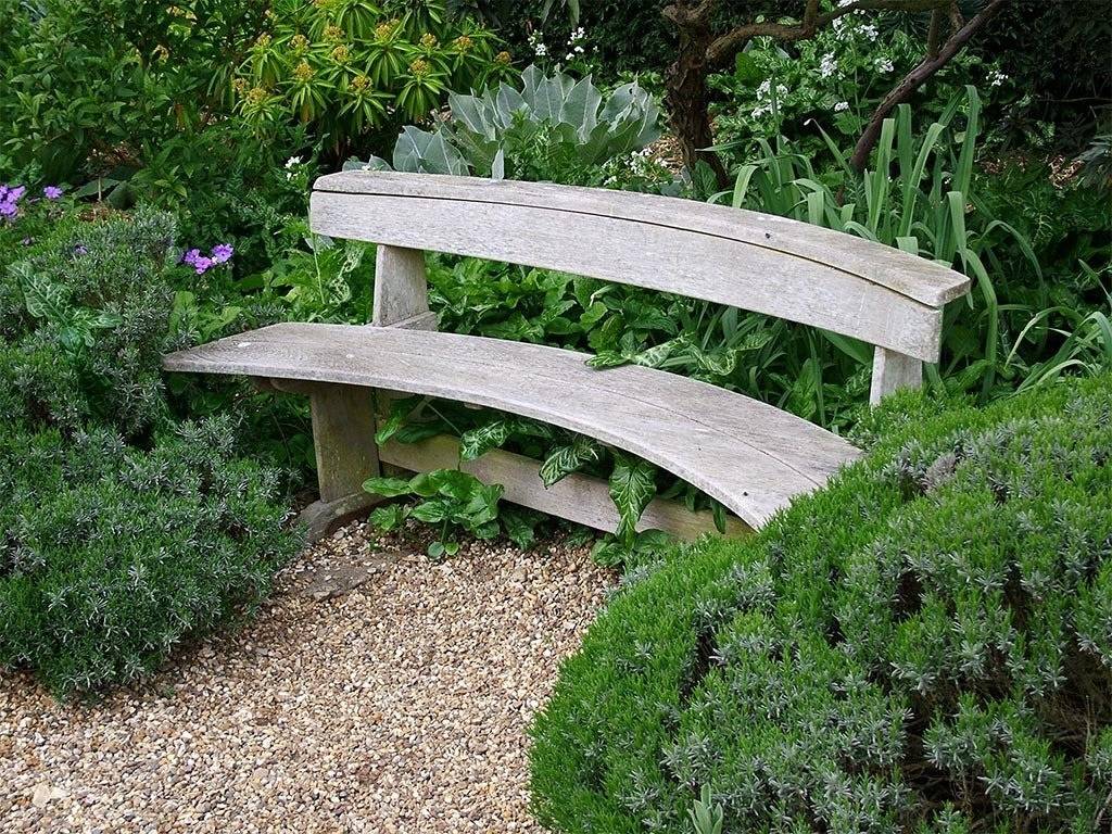 Из чего и как сделать садовую скамейку: 19 интересных идей