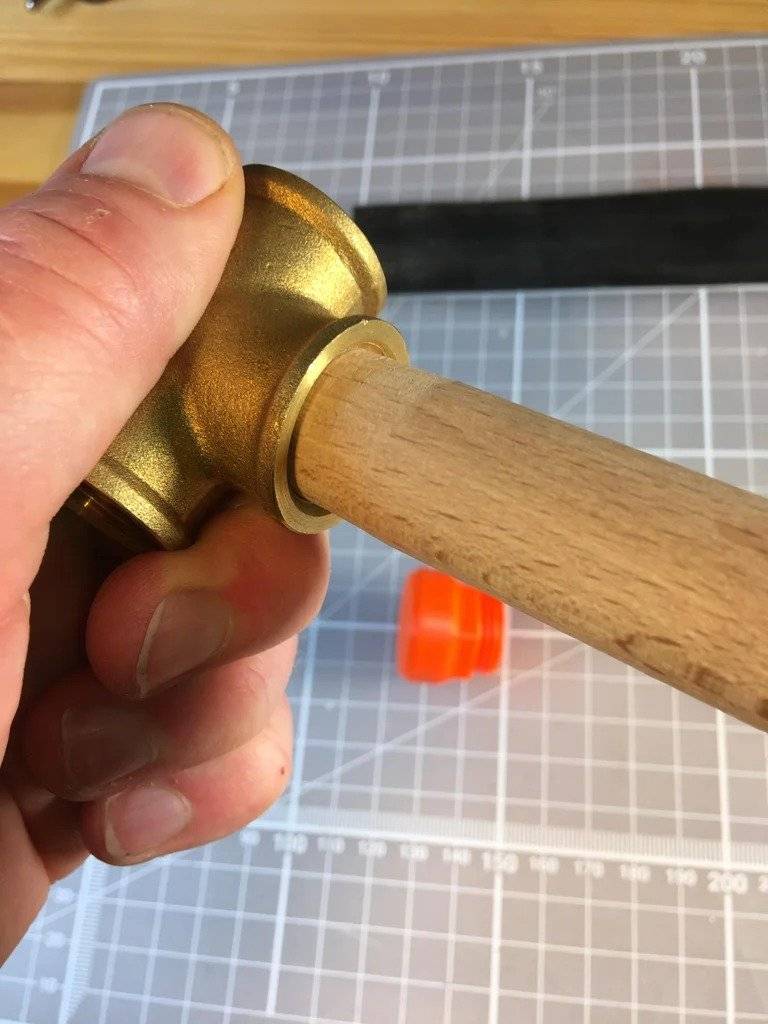 Как сделать обратный молоток своими руками из небольшого количества деталей - handskill.ru