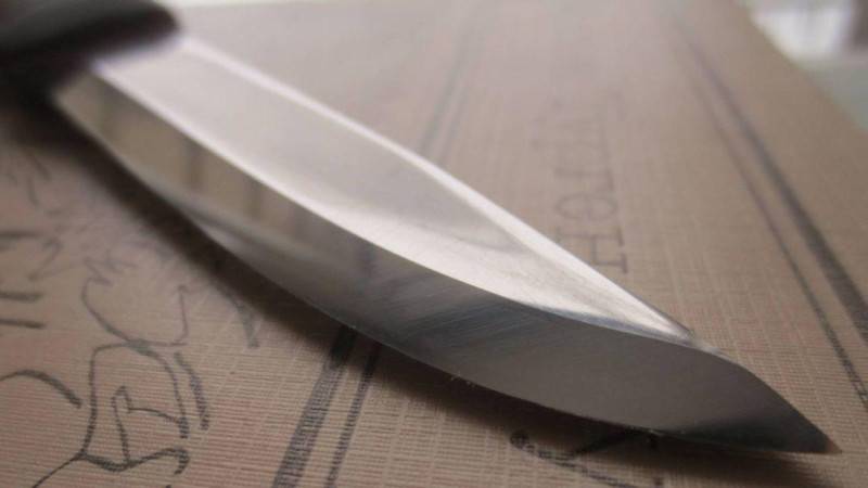 Скандинавский нож с ножнами из дерева (без электроинструмента)