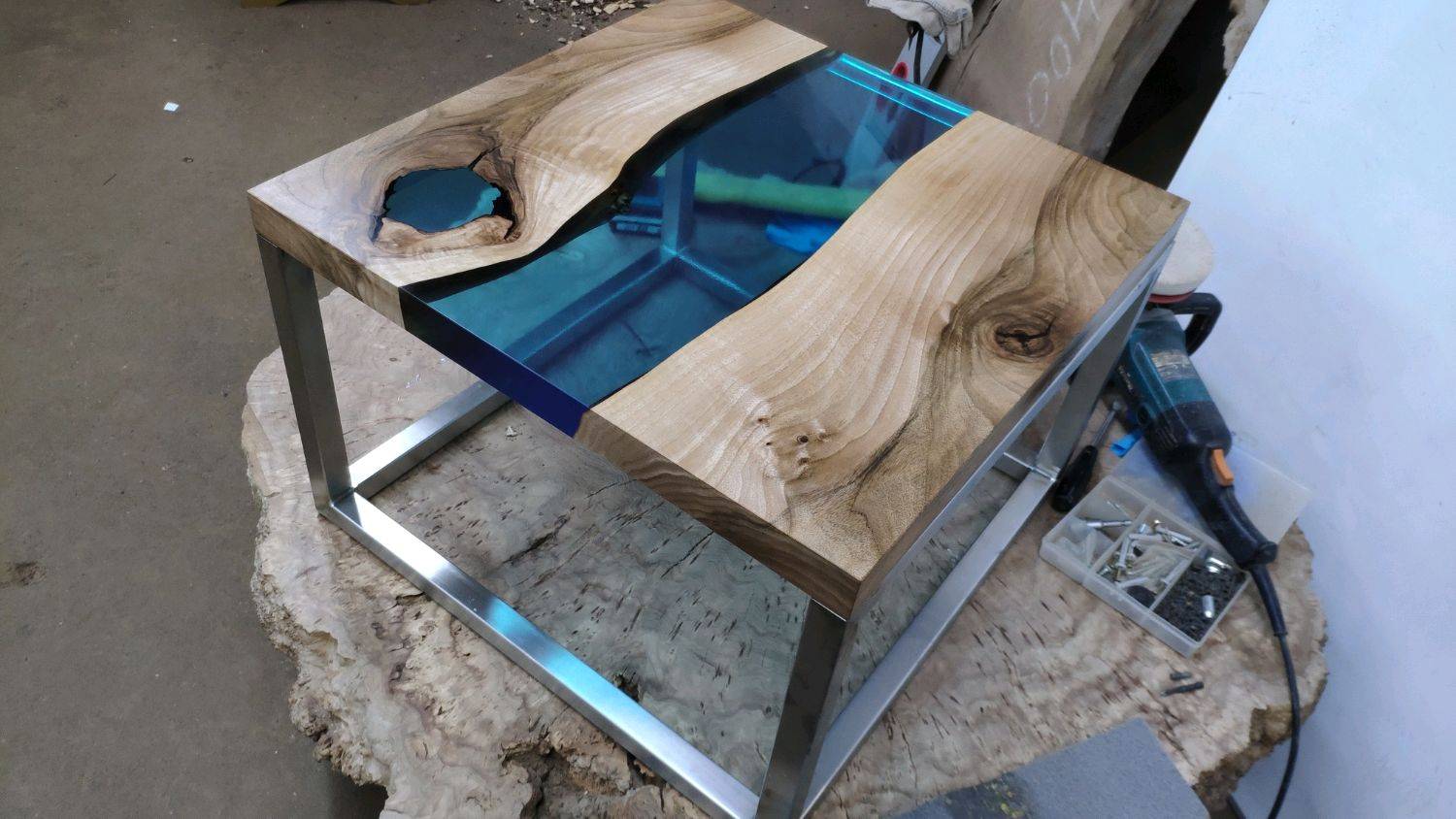 Эпоксидный стол своими руками - пошаговый мастер-класс от заливки до финишной обработки (110 фото)