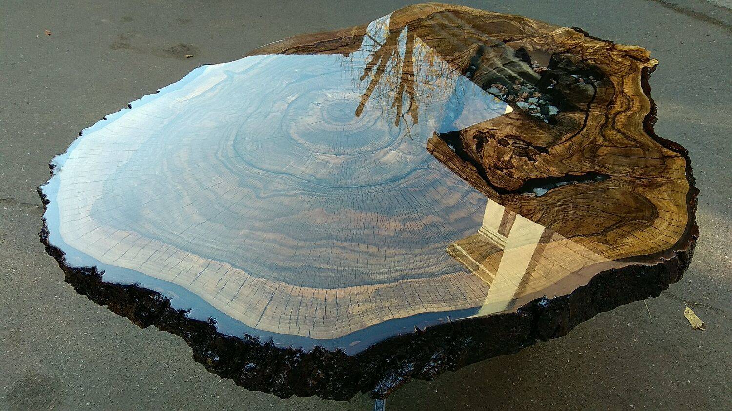 Изготовление стола из эпоксидной смолы и дерева своими руками