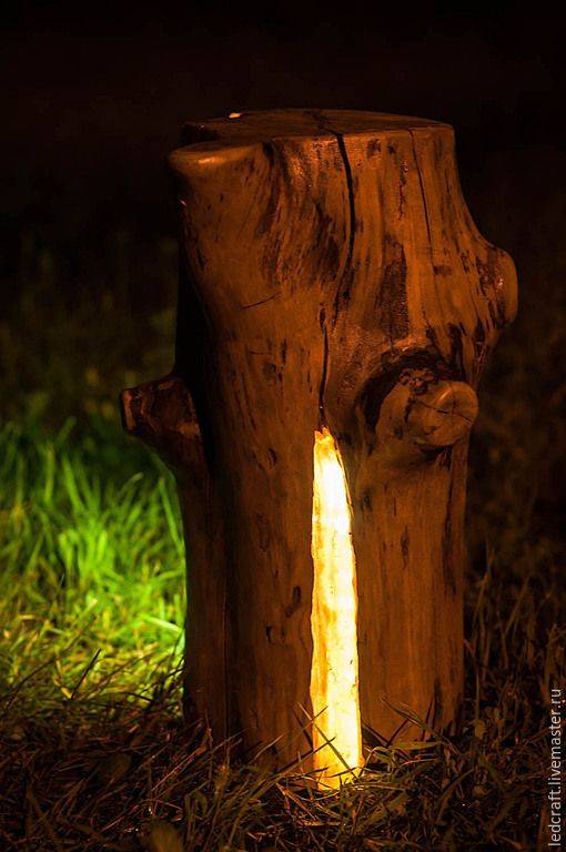 Интересные светильники из дерева и эпоксидной смолы