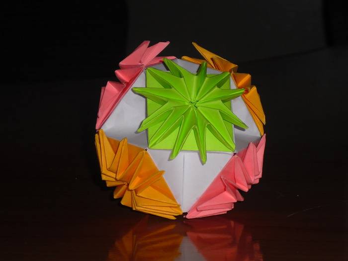 Кусудама (150 фото): пошаговая техника изготовления для начинающих шаров из бумаги своими руками. схемы модульного оригами в картинках