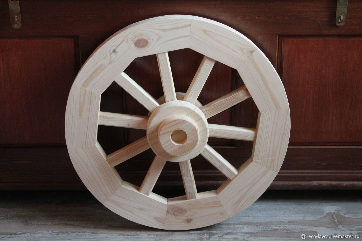 Как сделать колесо для телеги из дерева?