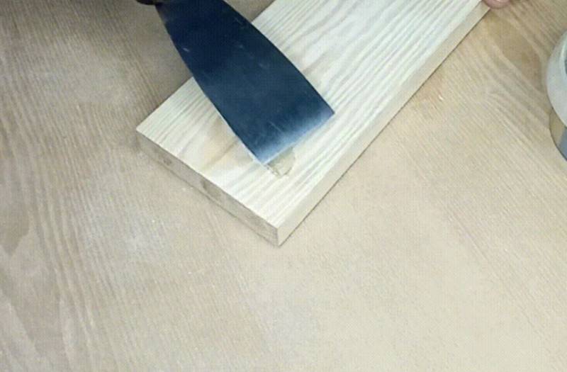 Простой способ спрятать шуруп при соединении деревянных деталей