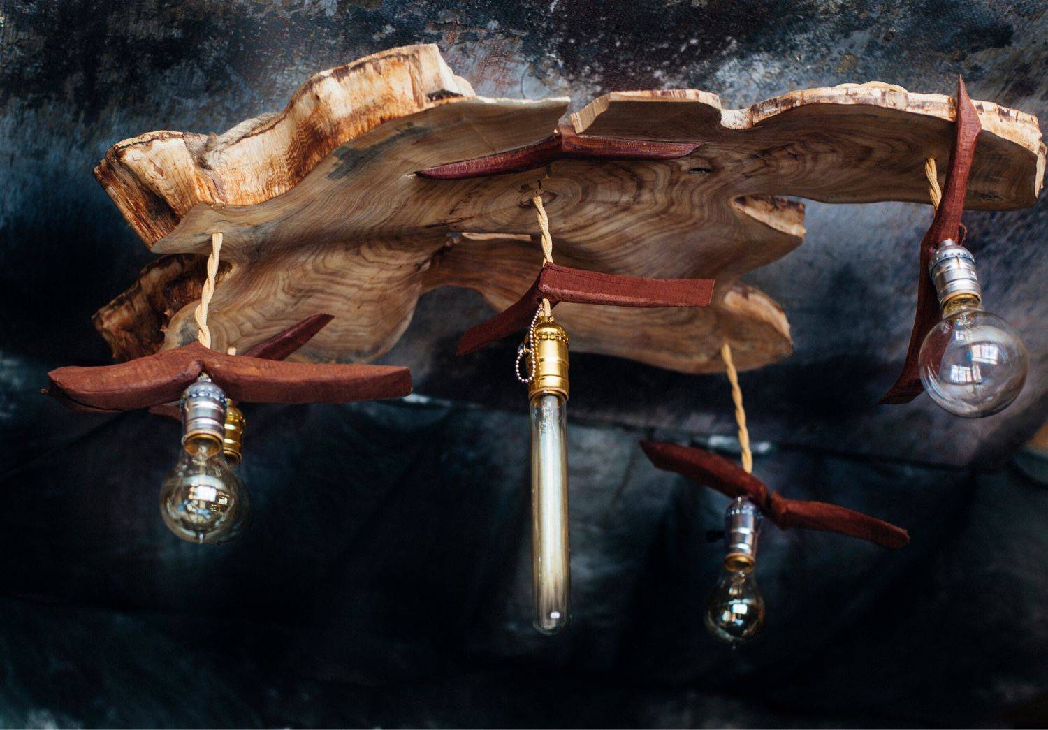50 необыкновенных светильников из дерева