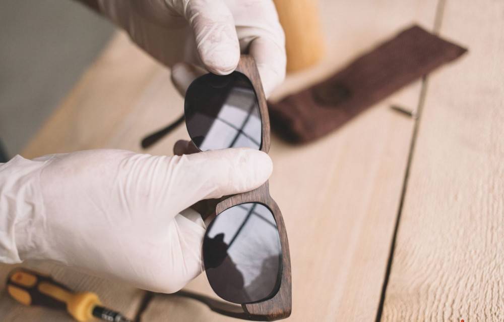 Бизнес: деревянные очки