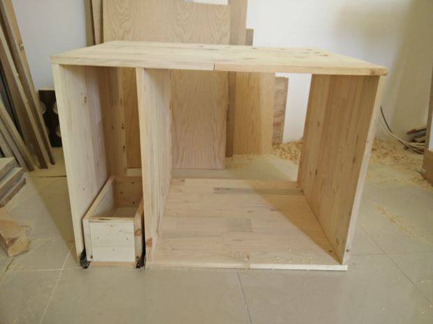 Как изготовить винтажный столик из деревянных поддонов